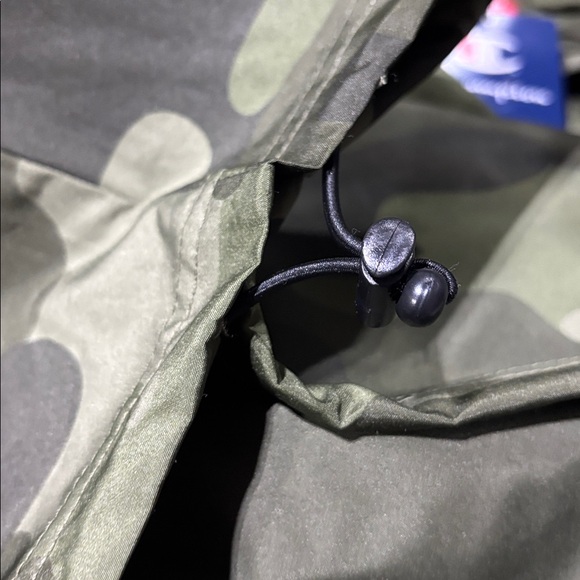 Champion Stadium Gear water/wind resistant,pocket pouch,1/2 zip,hood,camo - Picture 12 of 12